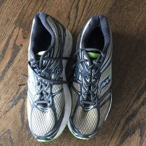 Mens size 11.5 sauconys